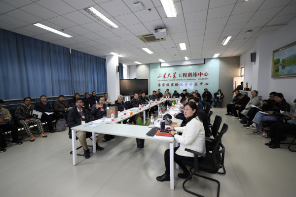 Empowering Education: Dobot Leads Eight Thai Universities to Visit Shandong University