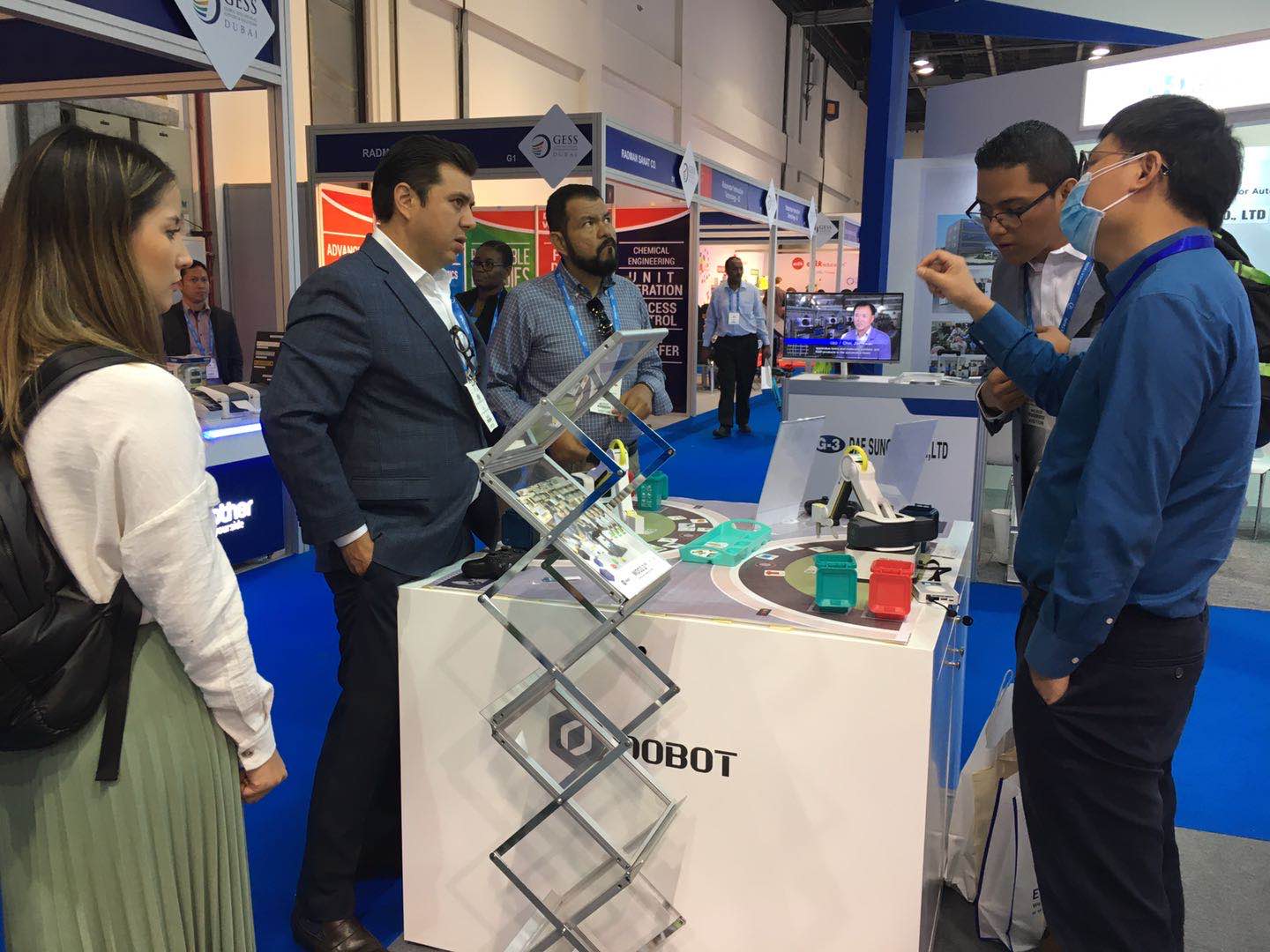 gess dubai guests communicate with DOBOT's sales director